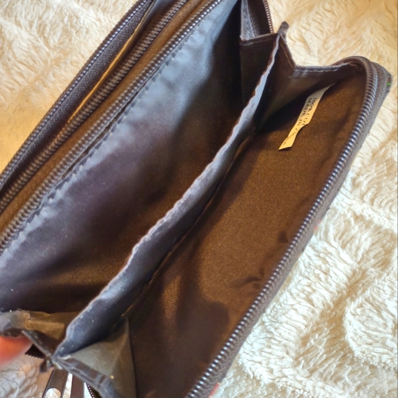 Quilted Zippered Wallet - Picture 4 of 5